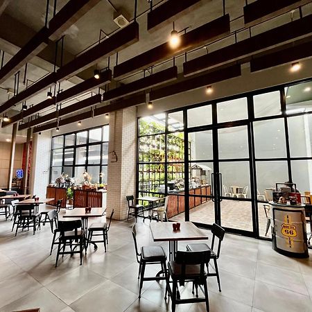Hotel Fortunagrande Jembel מראה חיצוני תמונה