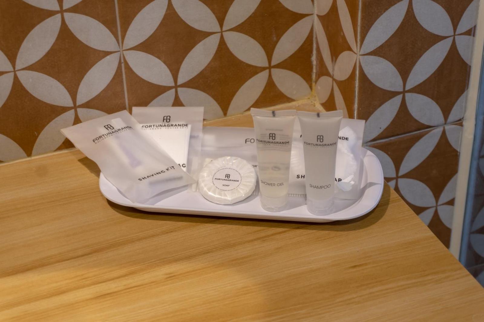 Hotel Fortunagrande Jembel מראה חיצוני תמונה