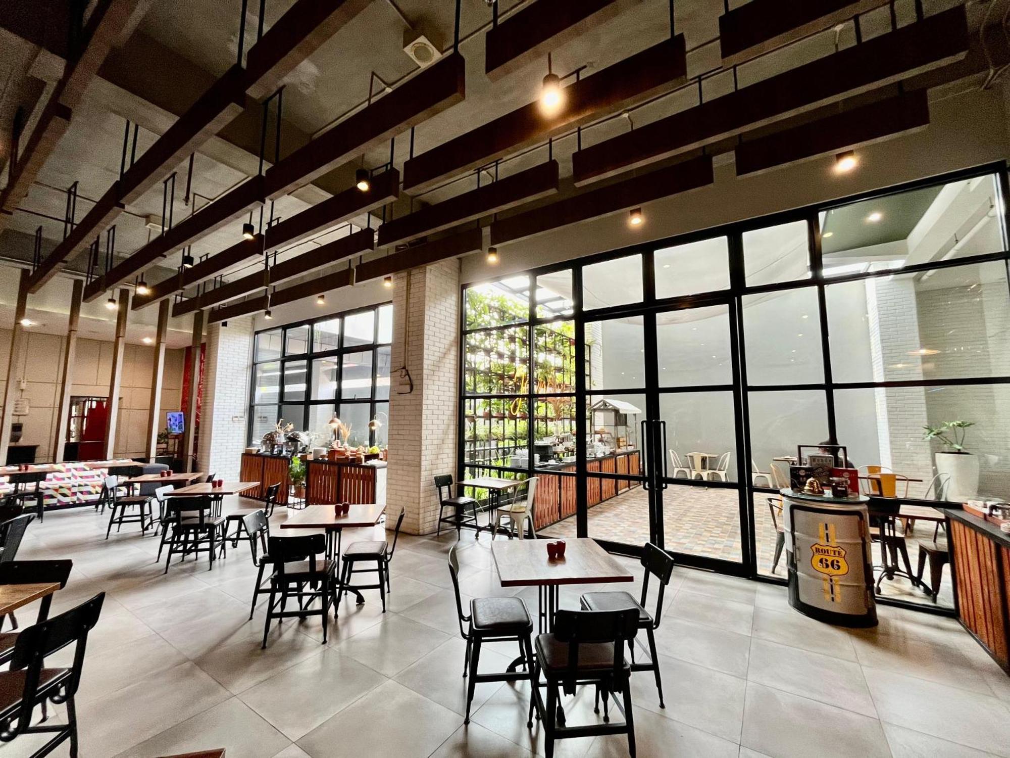 Hotel Fortunagrande Jembel מראה חיצוני תמונה