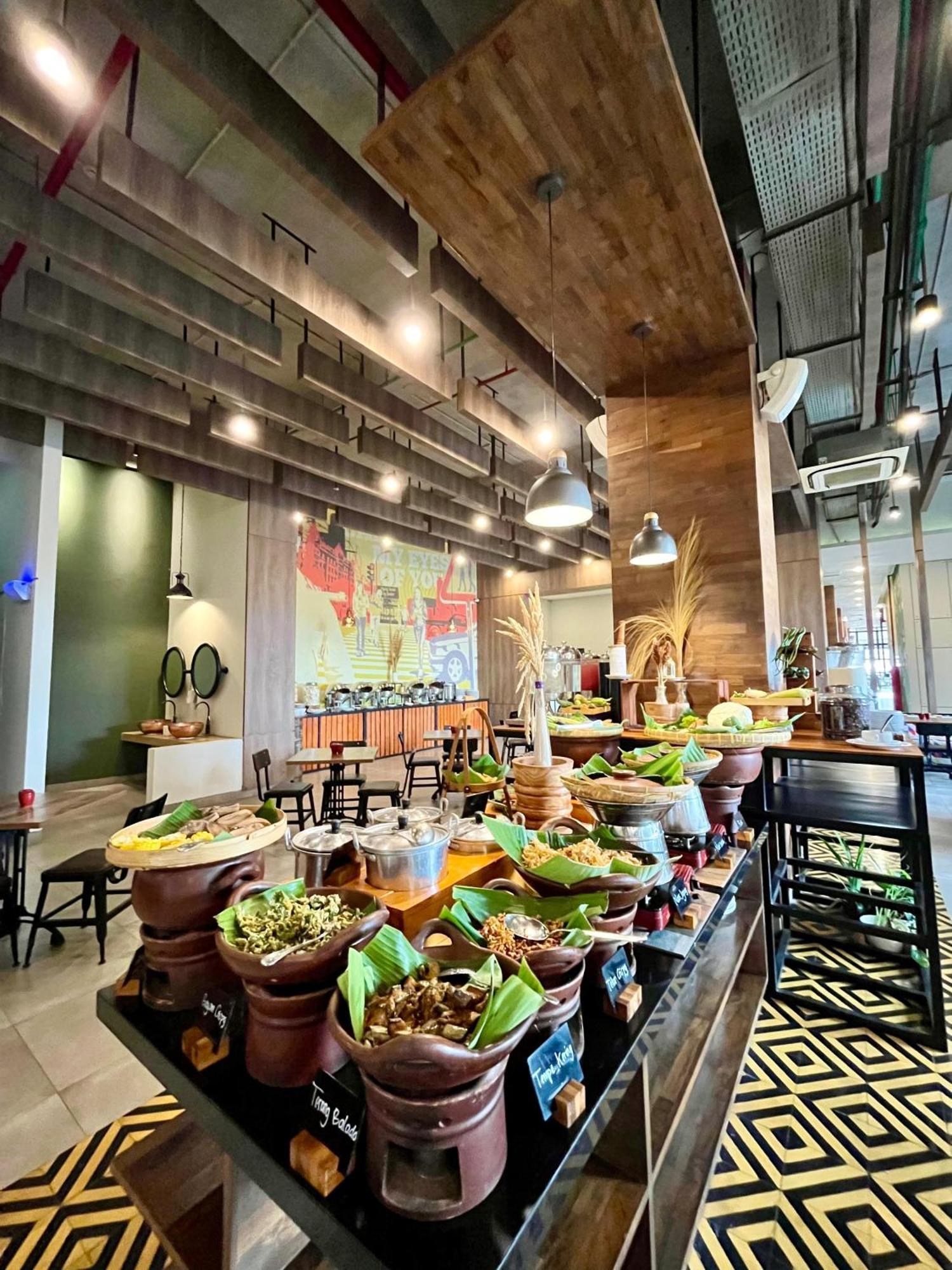 Hotel Fortunagrande Jembel מראה חיצוני תמונה